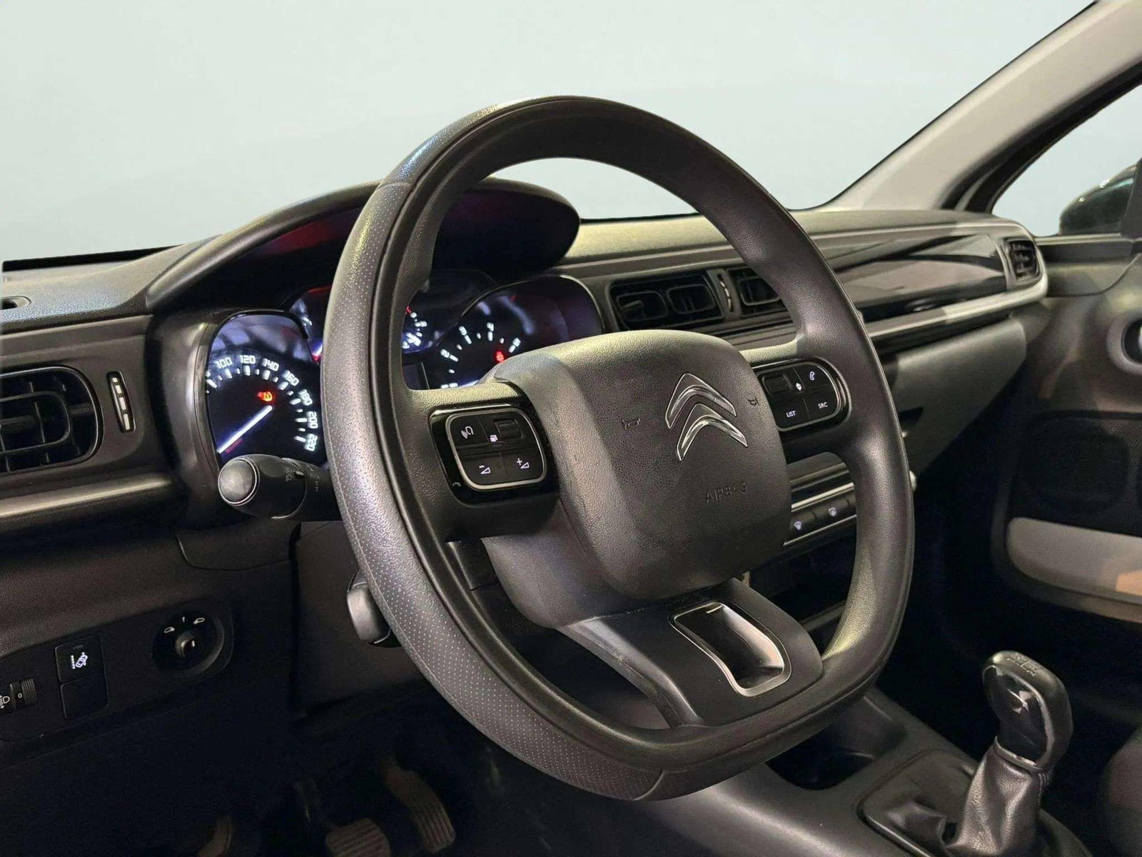 https://cdn-flexicar.caraffinity.it/public_appraisal_images_pro/images/stock/259711/jtnWQU2cNj__WhatsApp Image 2026-05-07 at 11.22.24 (5).jpg
